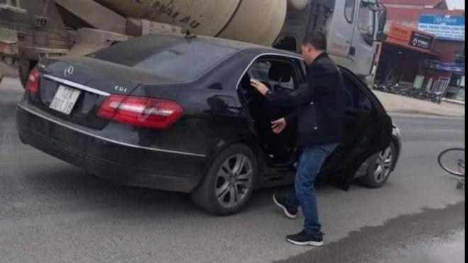 Cán bộ công an lái Mercedes gây tai nạn chết người-1