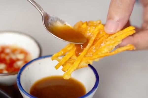 Mẹo làm khoai tây chiên vỏ giòn tan như nhà hàng-1