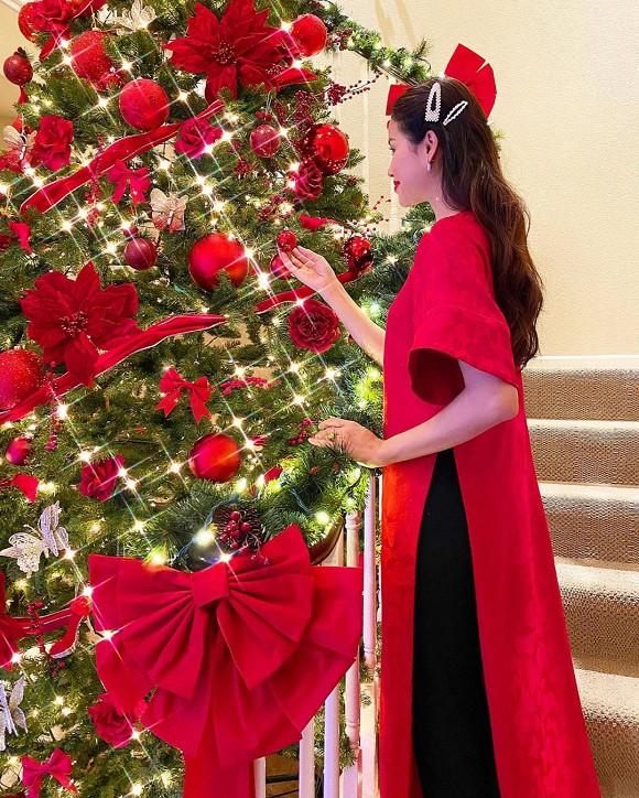 Để tăng độ sang chảnh của mình trên mạng xã hội, Phạm Hương bị phát hiện luôn dùng tiểu xảo này-2