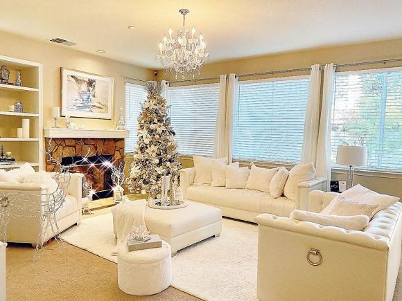 Để tăng độ sang chảnh của mình trên mạng xã hội, Phạm Hương bị phát hiện luôn dùng tiểu xảo này-7