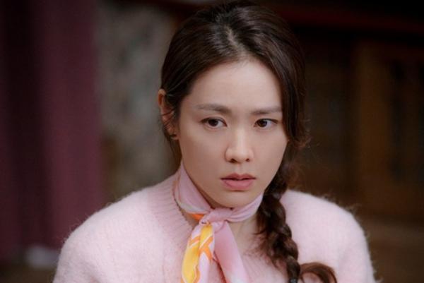 Từ thôn nữ trở lại hình ảnh giám đốc con nhà tài phiệt, Son Ye Jin gây choáng với loạt đồ hiệu đắt đỏ-8