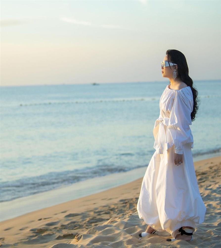 Phượng Chanel lại tự dìm hàng vì yêu thích trang phục lùng bùng như chú hề-2