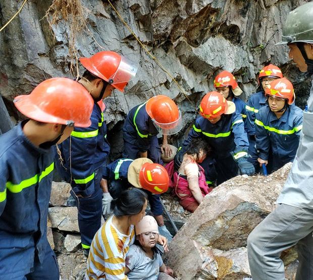 Cảnh khốn cùng của 2 mẹ con bị đá tảng lăn từ trên núi đè-2