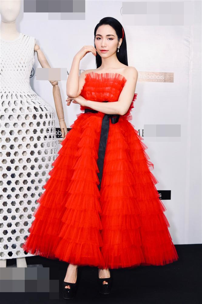 SAO MẶC XẤU: Amee hóa công chúa điệu đà bất thành - Phượng Chanel lên đồ thảm họa-5