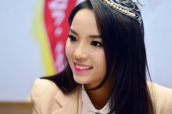 Nhìn lại hình cũ của Kỳ Duyên mới thấy, nhan sắc nàng Hậu năm 2019 thay đổi nhiều quá!-5