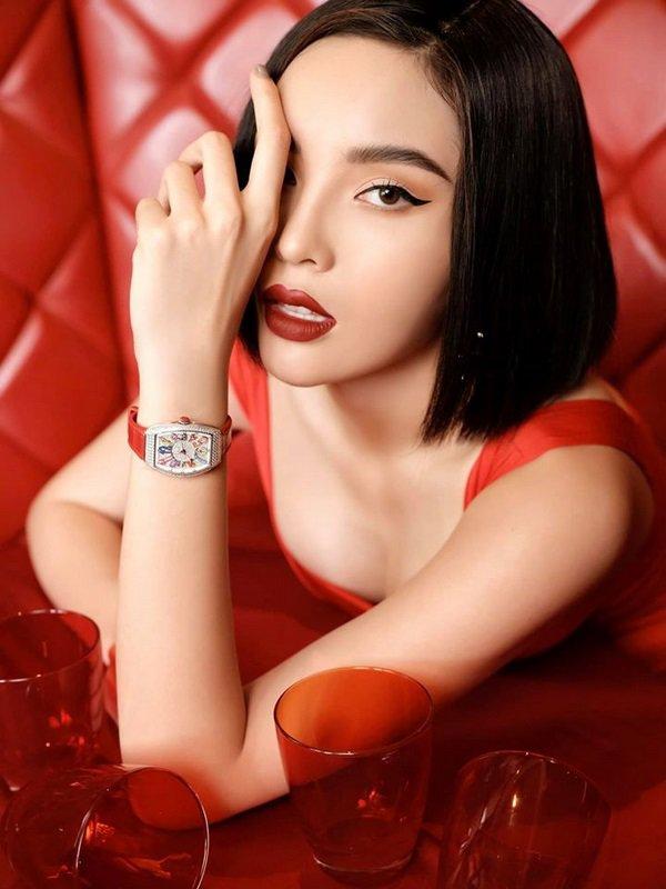 Nhìn lại hình cũ của Kỳ Duyên mới thấy, nhan sắc nàng Hậu năm 2019 thay đổi nhiều quá!-9