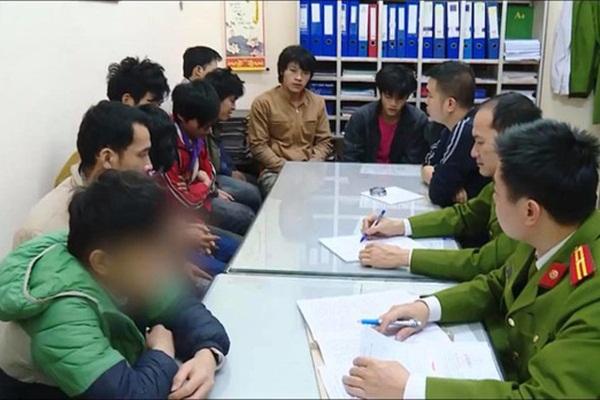 Tạm giữ người giám sát công trình trả lương công nhân bằng ma túy-5