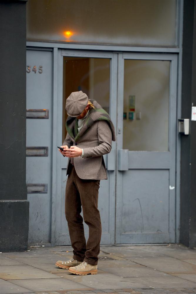 Diện cả cây cam, đội chồng 2 mũ và loạt style chất ngầu của phái mạnh-6