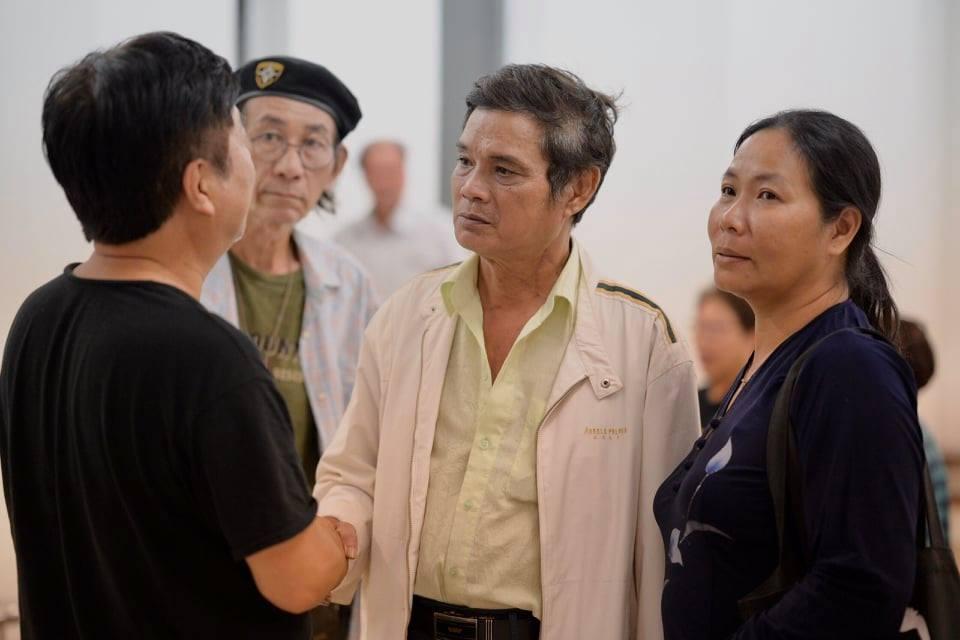 Lý Hùng, Vân Sơn bật khóc trước linh cữu NSƯT Nguyễn Chánh Tín-8