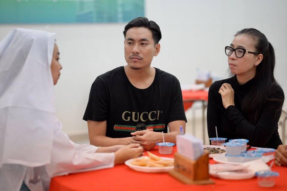 Lý Hùng, Vân Sơn bật khóc trước linh cữu NSƯT Nguyễn Chánh Tín-10