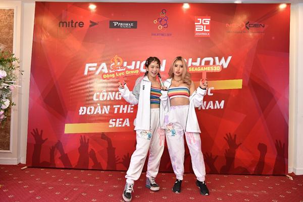 Trang Tracy ‘quẩy’ hết mình tại Fashion Show của Đoàn Thể thao Việt Nam-1