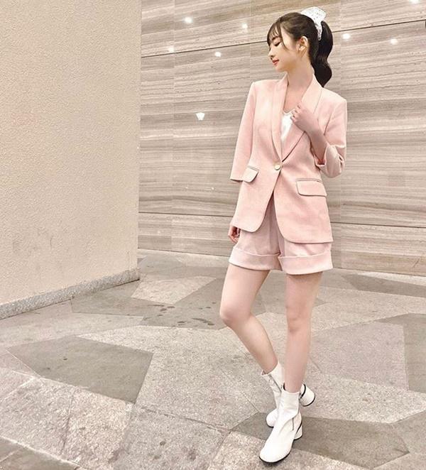 Minh Hằng, Chi Pu nhanh chân dẫn dầu xu hướng màu sắc nổi bật nhất năm 2020-16