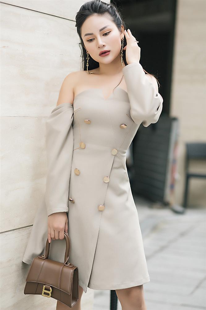 Chỉ cao 1m50, MC lùn nhất làng truyền hình vẫn có bí quyết mặc đẹp như mẫu-8