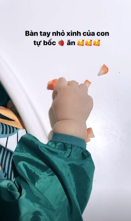 Phát sốt với hình ảnh măm măm dễ thương của quý tử nhà Phạm Hương-4