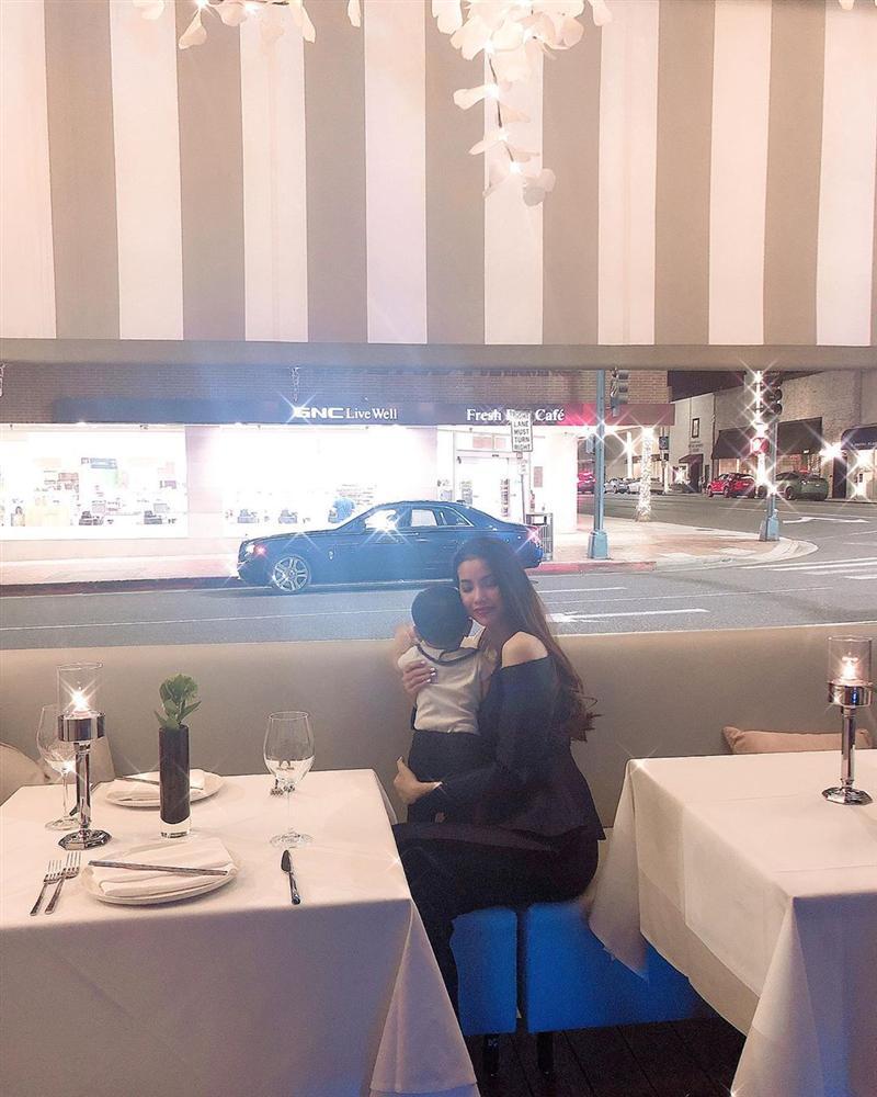 Phát sốt với hình ảnh măm măm dễ thương của quý tử nhà Phạm Hương-9