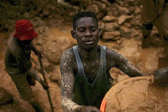 Những người đổi đời nhờ nghề đào vàng