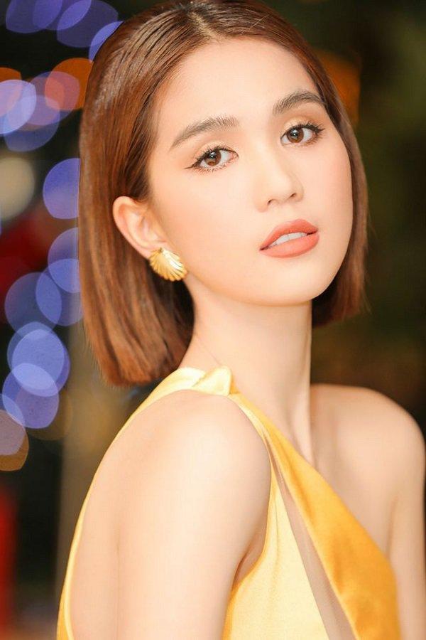 Xuất hiện với vẻ ngoài  khác lạ, Ngọc Trinh khiến fans nhầm lẫn với thánh giả gái BB Trần-10