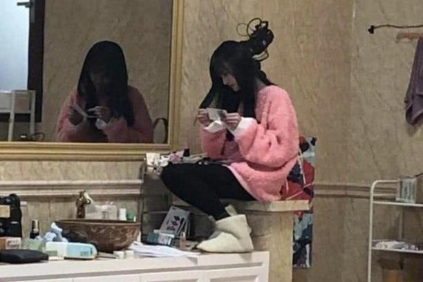 Loạt mỹ nhân Hoa ngữ bị chê kém duyên nơi công cộng-8