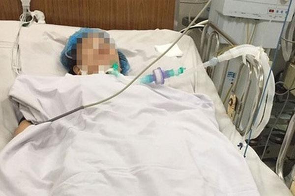 Cụ ông 70 tuổi ở Hà Nội vác dao truy sát nhà em gái, chém trọng thương 3 người-1