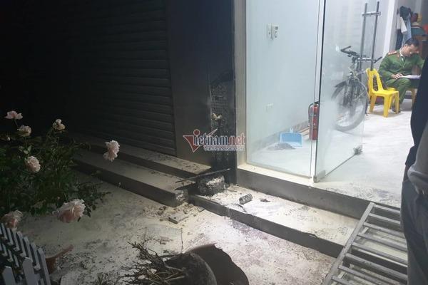 Bọc thuốc phát nổ như bom trước nhà dân chấn động thị trấn ở Hà Nội-3