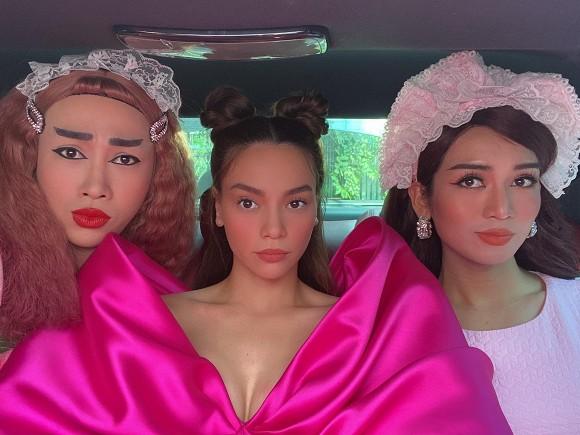 Hà Hồ bị 2 cô hầu gái BB Trần và Hải Triều lấn át nhan sắc-1