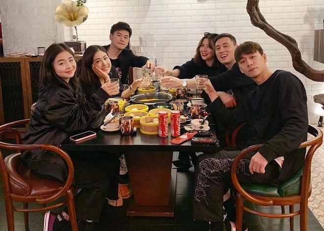 Từ nhóm hot teen đình đám đến hội bố mẹ bỉm sữa-1