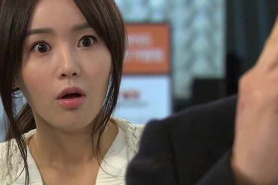 Chồng lén lút gửi cho osin 10 triệu/tháng, vợ định 'toang' cả đôi thì sững sờ trước bí mật