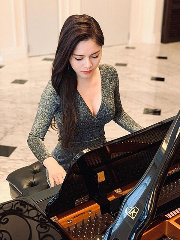 Mỹ nhân đóng vai gái ngành: Người bị đồn cặp đại gia, kẻ bị chỉ trích khoe thân-12