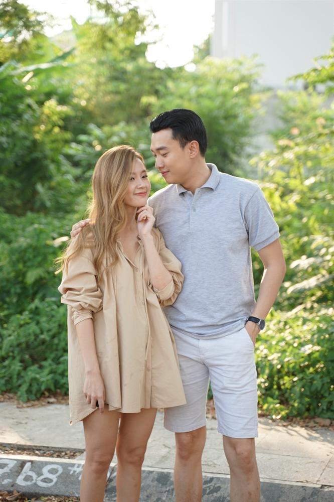 Hậu trường soái ca Quốc Trường ngủ gật bên Midu nhìn mà thấy tội-2