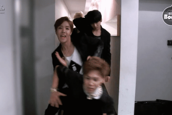 Fan nam chi 3,5 tỷ phẫu thuật giống Jimin (BTS) thông báo đã tổ chức đám cưới với thần tượng-7