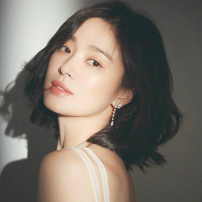 Song Hye Kyo, Park Shin Hye tiết lộ bí quyết có mái tóc đẹp tại nhà-1