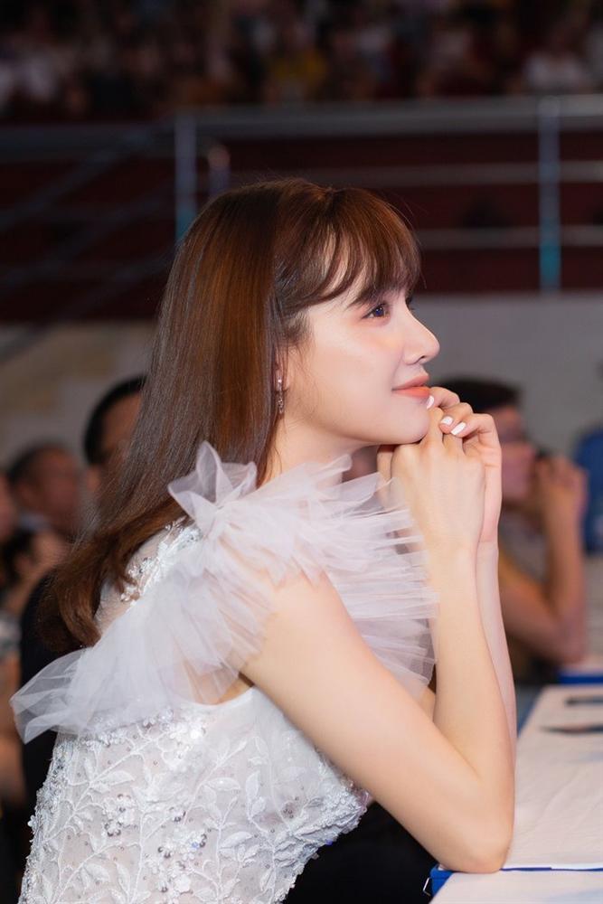 Nhã Phương khoe vẻ đẹp nữ sinh, tiết lộ xong việc chỉ muốn về nhà ngay với Trường Giang-4