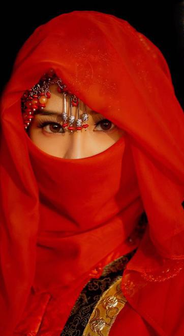 MV mới đạo nhái Đông Cung, Hoàng Yến Chibi vẫn không thể đẹp hơn gà cưng của Phạm Băng Băng-1