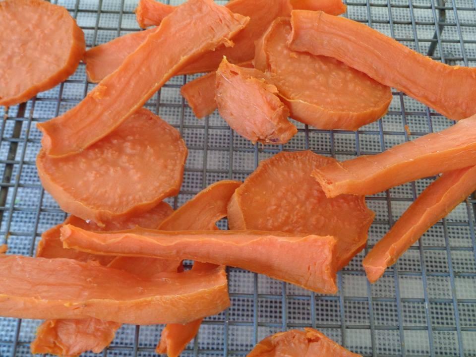 Cách làm mứt khoai lang sấy ngon đãi khách dịp Tết-3