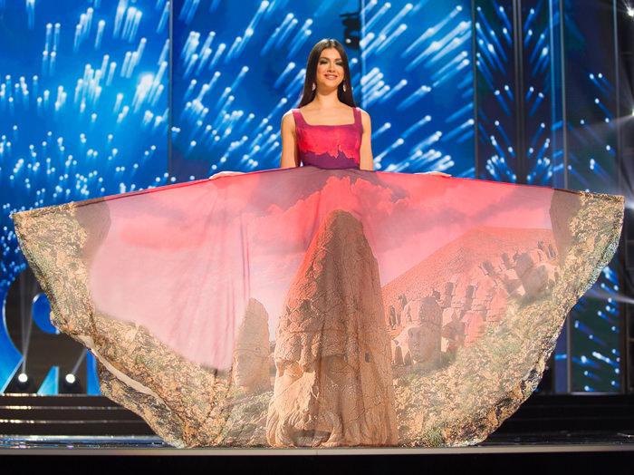 Thảm họa trang phục dân tộc trong lịch sử: Váy dạ hội kiêm luôn National costume, 1 mẫu mang đi thi 2 lần-11