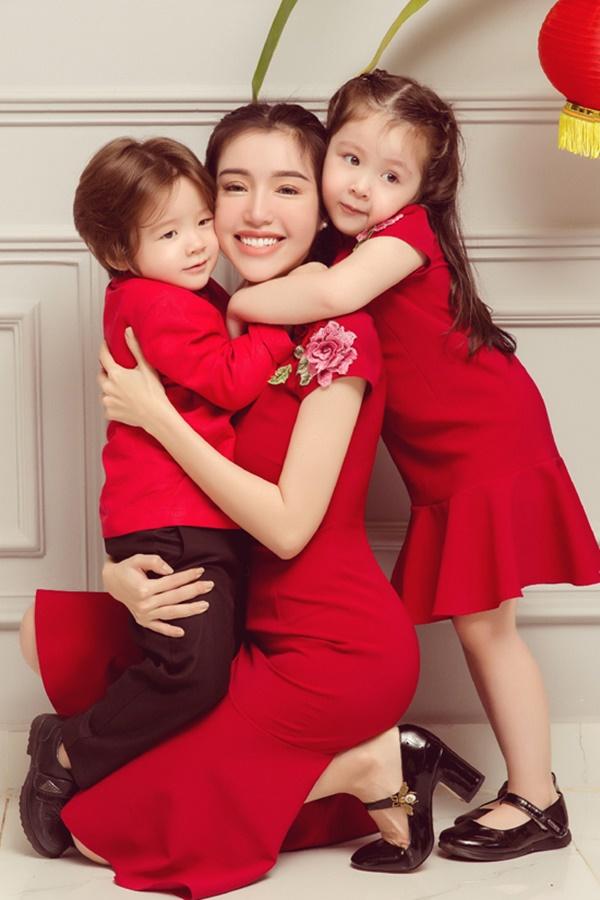 Elly Trần liên tục treo status u ám, ẩn ý chia tay ông xã ngoại quốc?-5