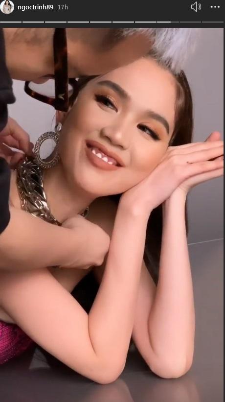 Mải mê tạo dáng, Ngọc Trinh hết cười hở lợi lại lộ miếng dán ngực kém duyên-5