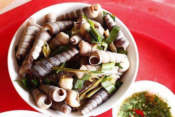 Trúng độc nghi do ăn ốc biển, 1 người chết, 7 người nguy kịch-1