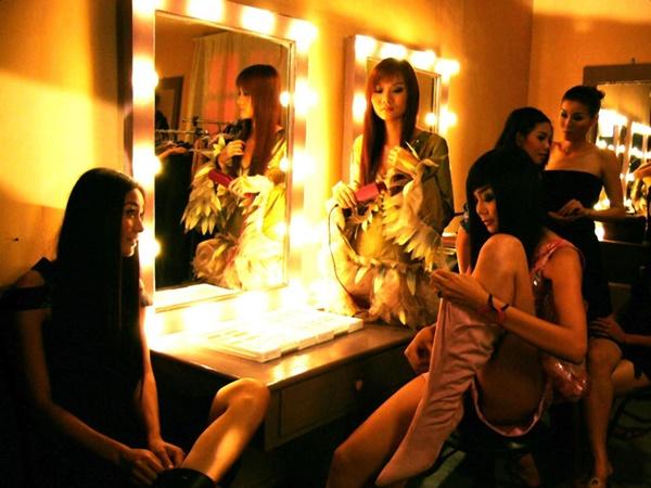 Anh Thư, Thanh Hằng trong Những cô gái chân dài 16 năm trước-10