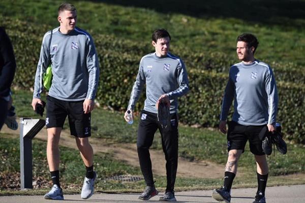 Văn Hậu xuất hiện nổi bật trong dàn cầu thủ Heerenveen-2