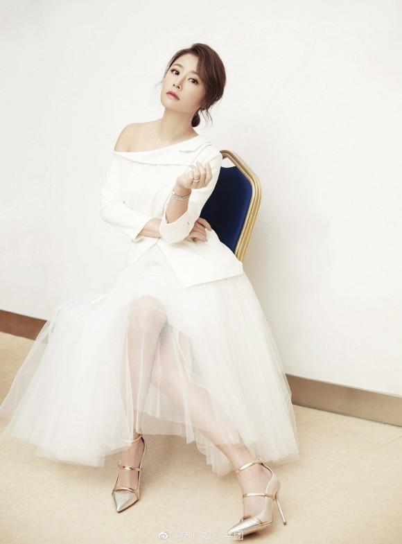 Tất bật làm sinh nhật cho Hoắc Kiến Hoa và con gái, Lâm Tâm Như vẫn kịp tút lại nhan sắc xinh tươi đón Tết-2