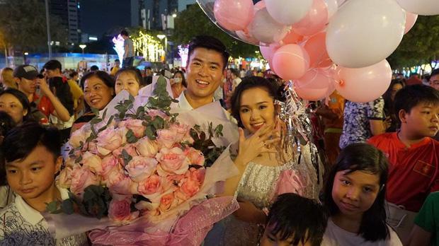 Con gái cựu chủ tịch CLB Sài Gòn tiết lộ lý do yêu 4 năm, gật đầu làm vợ Duy Mạnh trong tích tắc-1