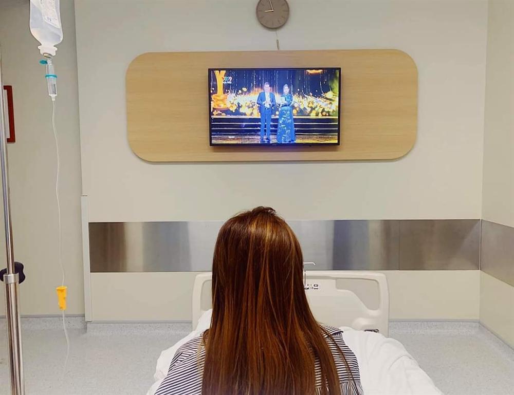 Hoàng Thùy Linh ngậm ngùi nằm giường bệnh hóng giải Mai Vàng dù thắng đậm 3 hạng mục-3