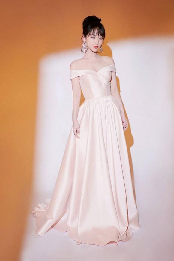 Nhan sắc đỉnh cao nhưng Địch Lệ Nhiệt Ba vẫn mất điểm vì vùng nách nhăn nheo, xỉn màu-5