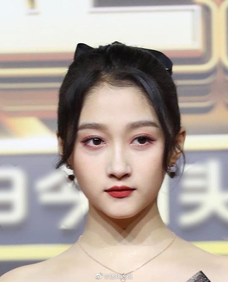 Ảnh chưa qua chỉnh sửa của sao Hoa ngữ: Tiêu Chiến, Địch Lệ Nhiệt Ba có thực sự đẹp như lời đồn?-1