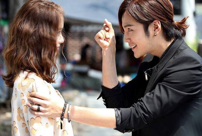 Chồng chăm thả thính trên mạng, vợ tung chiêu làm chồng khiếp vía-2