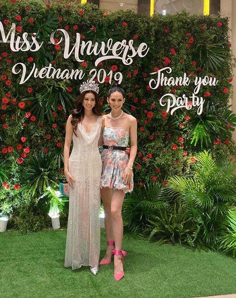 Chiêu sau sinh giúp vợ đại gia mía đường đứng cạnh tân HHHV Khánh Vân đẹp bất phân thắng bại-2