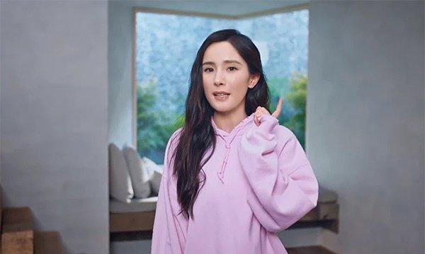 Là nghệ sĩ bị ghét nhất nhì Cbiz, Dương Mịch vừa xuất hiện đã được ví là mặt hình nộm-1