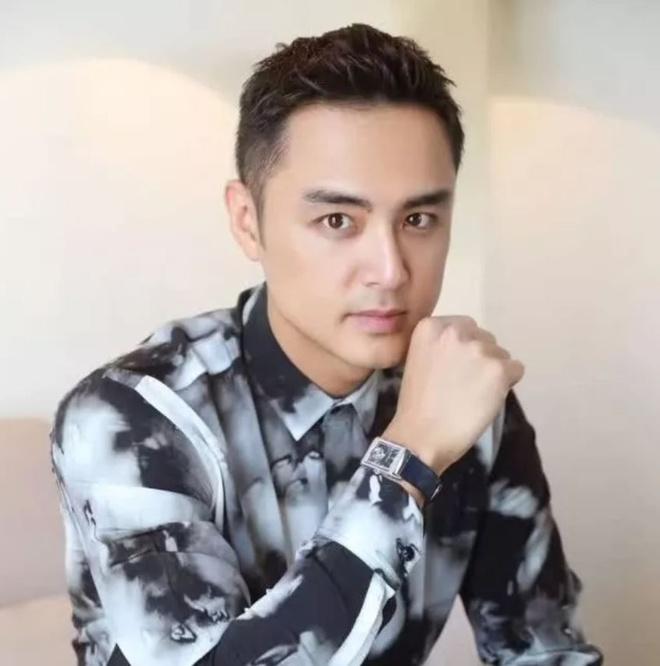 Cha Minh Đạo đến nhận thi thể con trai, con dâu và cháu nội-2