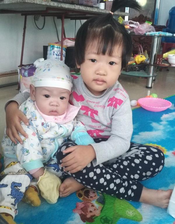 Sau ca sinh ngồi, bé Bình An 8 tháng bắt đầu tập đi-2